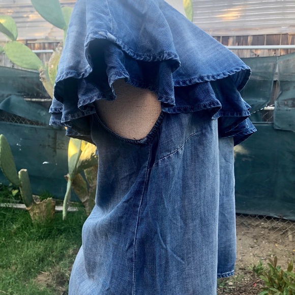 Bella Dahl Off The Shoulder Denim Blouse - Picture 4 of 7